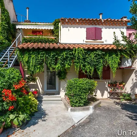 Apartment Un Tour En Arles